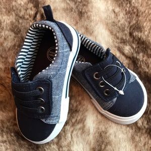 Adorable Blue Shoes  NWOT